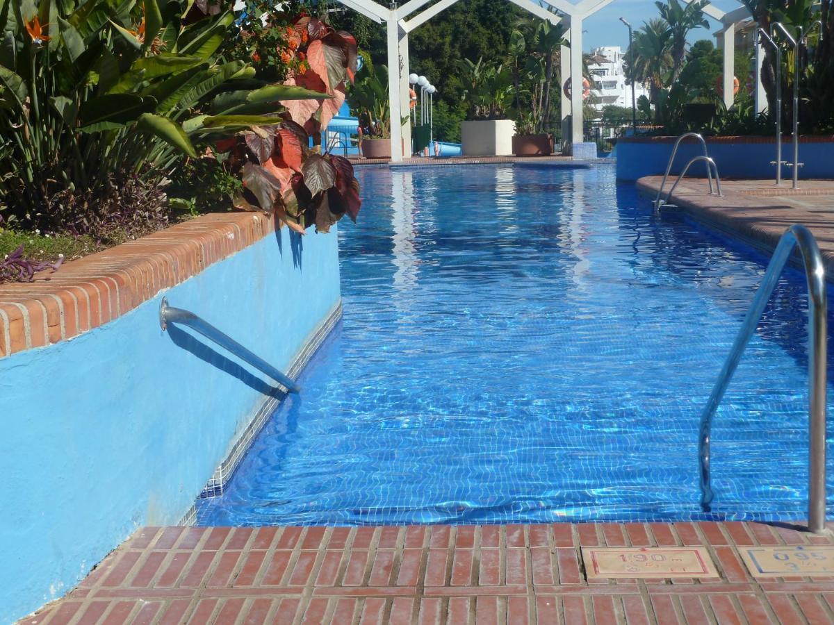 Parking Privado Benalbeach بينالماذينا المظهر الخارجي الصورة